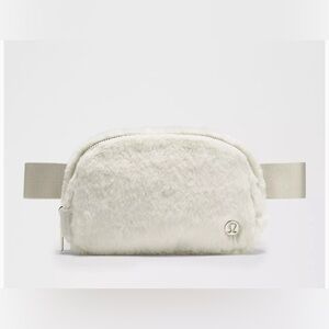 Lululemon Everywhere Belt Bag Plush Fleece Bone ( White)/ Silver 7.5” x 5”